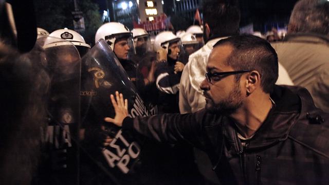 La police a procédé à plusieurs arrestations parmi les quelque 200 protestataires.