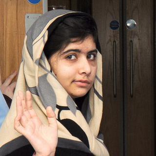 Malala est sortie jeudi du Queen Elizabeth Hospital en Angleterre "pour poursuivre sa rééducation au domicile provisoire de sa famille", a indiqué dans un communiqué l'établissement, où la jeune fille avait été admise le 15 octobre 2012. [UNIVERSITY HOSPITALS BIRMINGHAM]