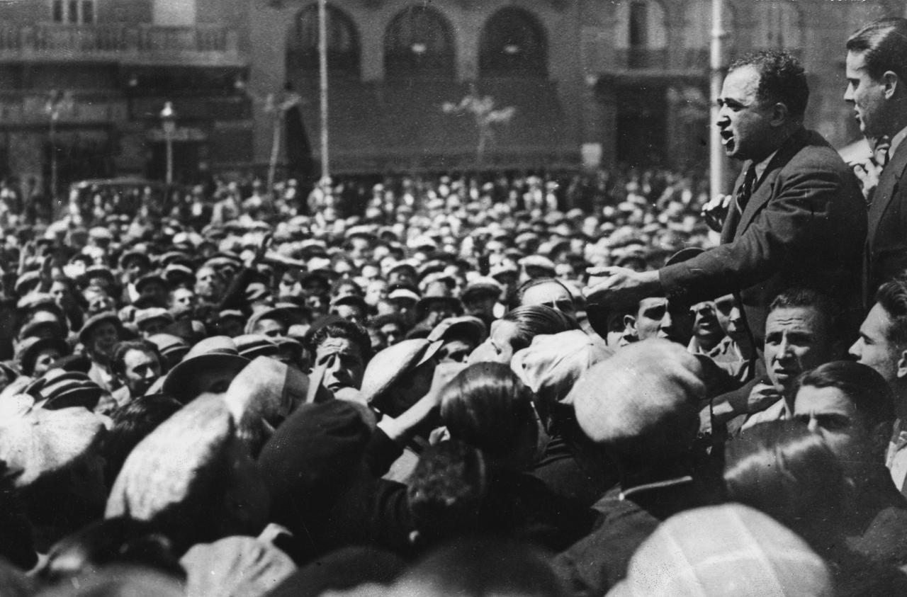 Le général Franco, lors d'un discours à Valence, en Espagne, en avril 1937.