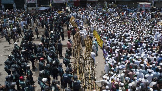 Un responsable de la police a estimé que les manifestants étaient entre 150'000 et 200'000 à défiler. [Rahul Talukder]