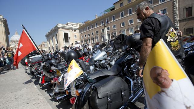 Quelque 100'000 étaient attendus au Vatican de jeudi à dimanche. [AP Photo/Andrew Medichini]