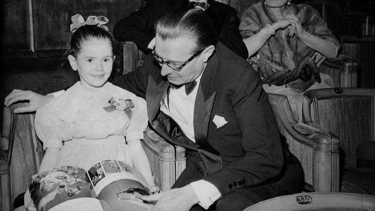 Minou Drouet, écrivain français. Paris, théâtre des Champs-Elysées. Février 1956. [Roger-Viollet / Roger-Viollet]