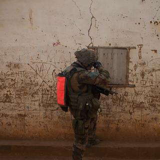 Un soldat français en intervention à Bangui, en Centrafrique. [AP Photo/Rebecca Blackwell]
