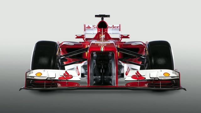 La 59e Ferrari doit son nom à la saison 2013 et aux 8 cylindres de son moteur, en attendant les nouveaux moteurs hybrides pour la saison 2014 et les futures F1, sur lesquelles travaille déjà un groupe à Maranello. [Ercole Colombo]