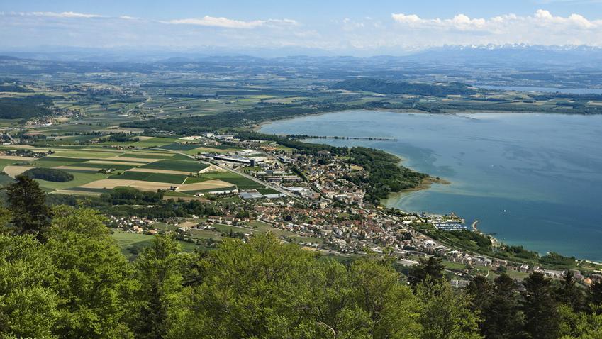 Vue sur la région de La Tène au bord du lac de Neuchâtel. [Keystone - Gaëtan Bally]