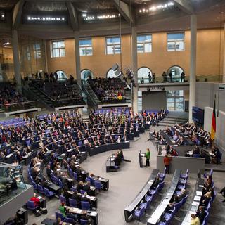 Les députés du Bundestag doivent faire une croix sur leurs Iphones. [EPA/Keystone - Maurizio Gambarini]