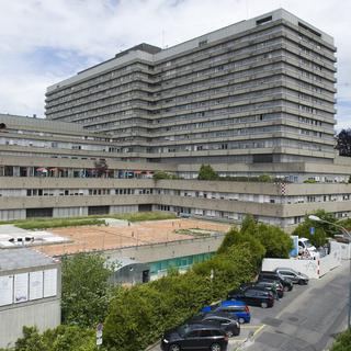 Le savon bio utilisé depuis février 2012 au CHUV, à Lausanne, a été retiré après avoir été contaminé par une bactérie. [Laurent Gillieron]