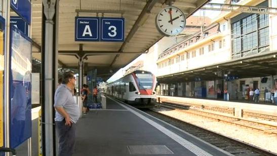 Les sirènes ont retenti partout en Suisse, comme ici dans la gare de Lausanne.