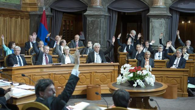 Lors du vote sur l'entrée en matière, la majorité ne s'est jouée que de deux voix. [Peter Schneider]