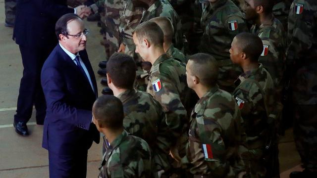 François Hollande s'est rendu en Centrafrique où sont déployés 1600 soldats français