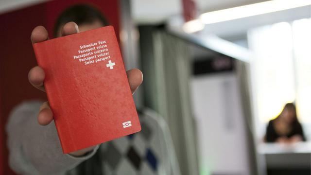 Passeport suisse. [Anthony Anex]