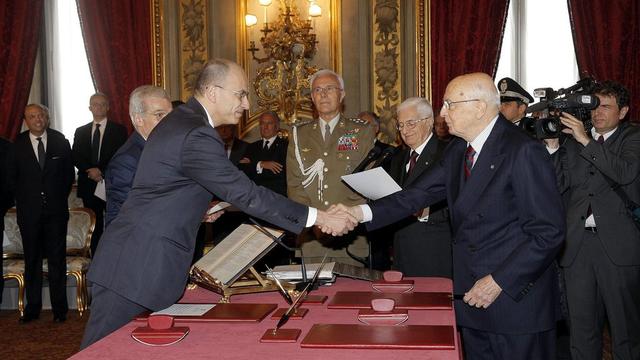 Le premier ministre Enrico Letta (gauche) et le président italien Giorgio Napolitano (droite). [Giuseppe lami - EPA]