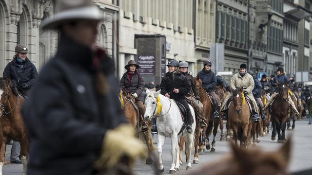 Les propriétaires de chevaux s'étaient rendus nombreux à Berne pour manifester leur mécontentement. [Peter Schneider]