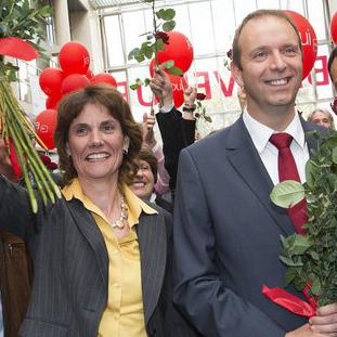 Les deux candidats socialistes Anne Emery-Torracinta et Thierry Apotheloz. [Salvatore Di Nolfi]
