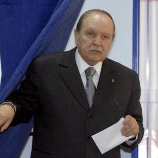 Après avoir subi des examens médicaux à l'hôpital du Val-de-Grâce à Paris, Abdelaziz Bouteflika voit son état de santé s'améliorer de jour en jour, selon son Premier ministre. [KEYSTONE - Sidali Djarboub]