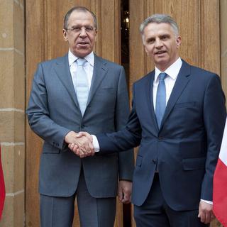 Le ministre des affaires étrangères Didier Burkhalter reçoit son homologue russe Sergei Lavrov. [Sandro Campardo]