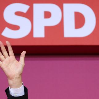 La CDU d’Angela Merkel entame les discussions avec le parti social démocrate SPD. [EPA/Keystone - Hannibal Hanschke]