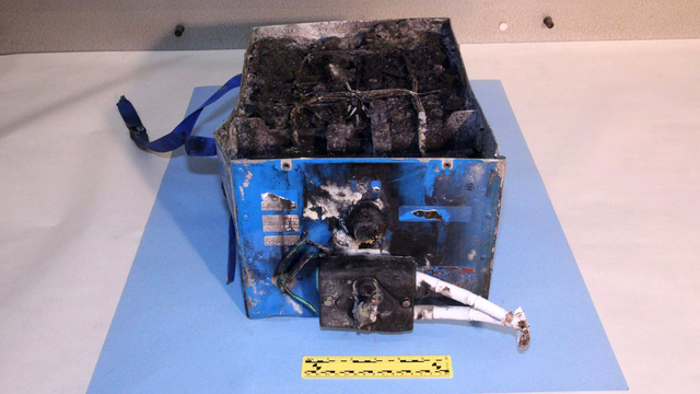 La batterie litigeuse: ici, celle qui a pris feu sur un Dreamliner de Japan Airlines (JAL) le 16.01.2013 à Boston. [NATIONAL TRANSPORTATION SAFETY BOAR/EPA/Keystone]