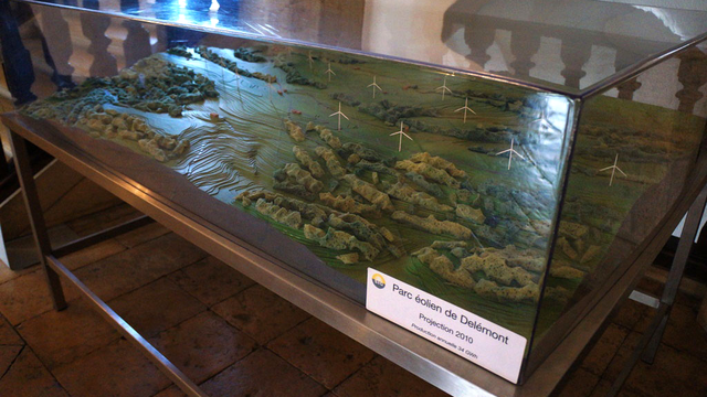 La maquette du parc éolien de Delémont. [Gaël Klein]