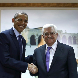 Les présidents Barack Obama et Mahmoud Abbas lors d'une rencontre à Ramallah. [Fadi Arouri]