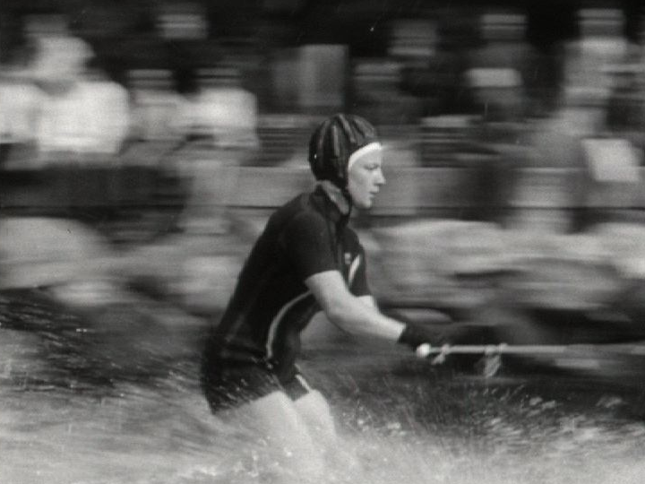Concours de ski nautique à Genève en 1964. [RTS]