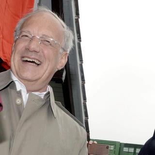 Le conseiller fédéral Johann Schneider-Ammann en compagnie du premier ministre chinois Li Keqiang, vendredi 24 mai. [Walter Bieri]