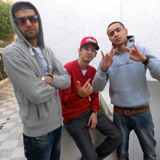Madou MC, Emino et Weld 15, trois des 5 rappeurs en fuite en Tunisie après la diffusion sur Internet d'un clip contre les policiers. [Thibaut Cavaillès.]