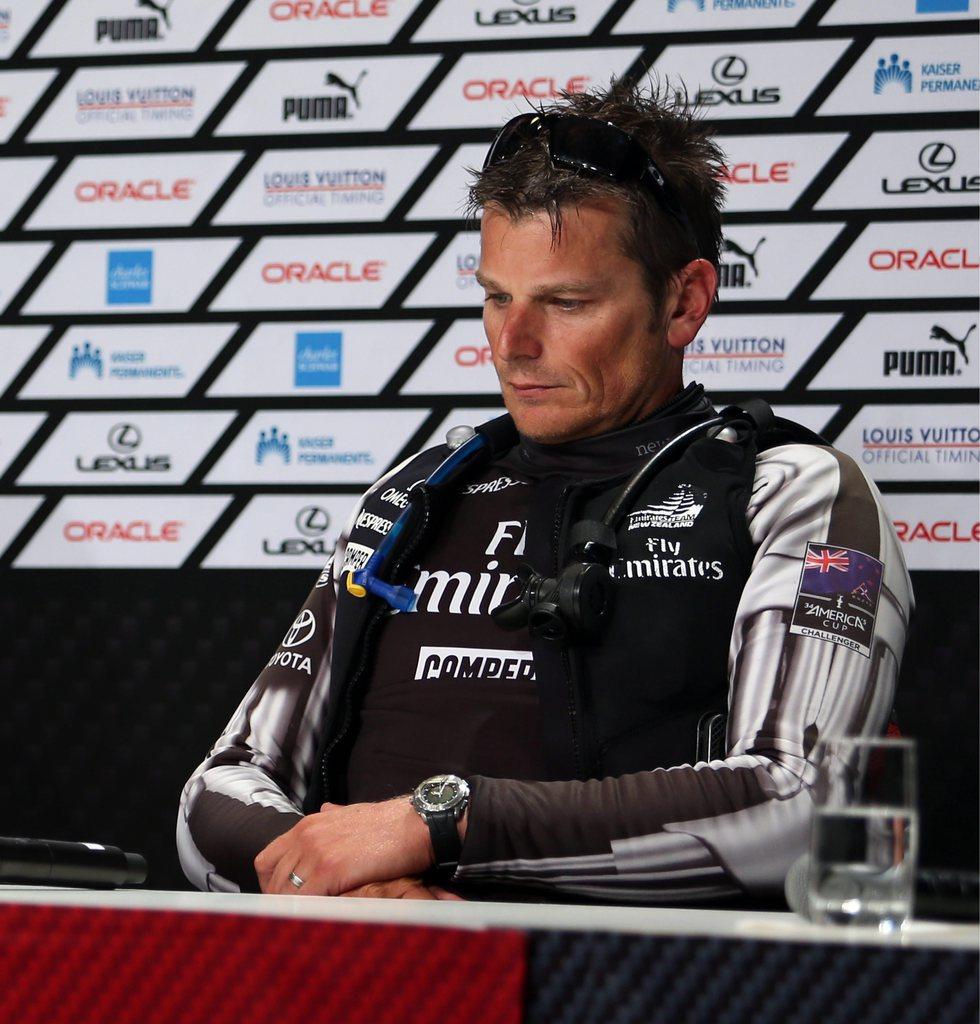 Skipper de TNZ, Dean Barker est encore sous le choc lors de la conférence de presse. [MONICA M. DAVEY]