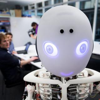 Mercredi 27 février: présentation aux médias de Roboy, le robot développé par le Laboratoire de l'intelligence artificielle de l'Université de Zurich. [Samuel Trümpy]