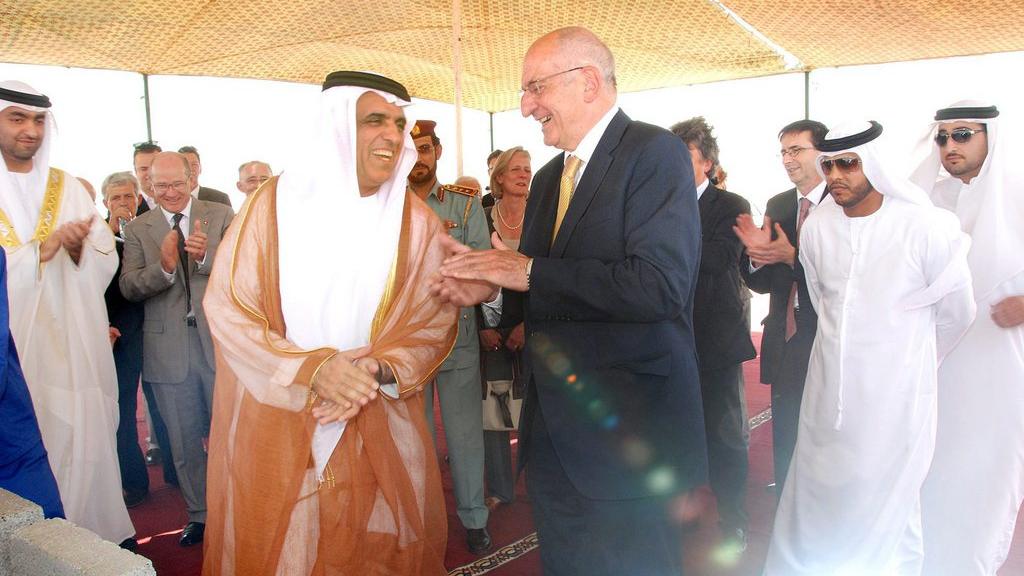 Pascal Couchepin s'était rendu en 2009 dans les Emirats arabes unis pour la création du campus offshore de l'EPFL à Ras al-Khaimah. [EPFL/Keystone - Ho]