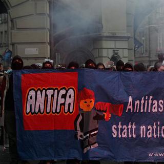 Des "marches du soir antifasciste" se tiennent assez régulièrement à Berne (archives). [Marcel Bieri]