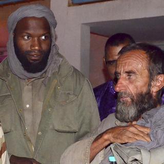 Thierry Dol et Daniel Larribe, deux des quatre otages français libérés le 29 octobre au Niger. [HAMA BOUREIMA]