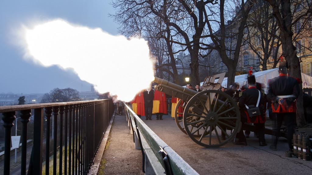 Des coups de canon ont été tirés pour marquer le début des commémorations du bicentenaire de la Restauration. [Salvatore Di Nolfi]