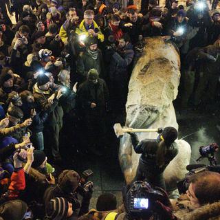 La statue de Lénine a été mise à terre à Kiev. [Anatoli Boiko]