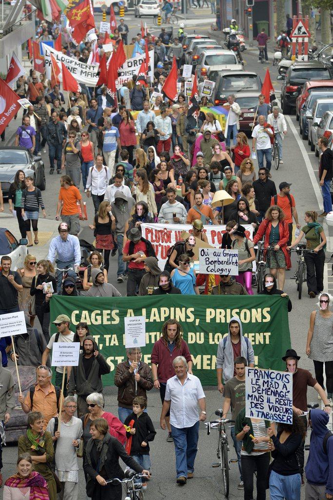 Les manifestants étaient près de 800. [KEYSTONE - Martial Trezzini]