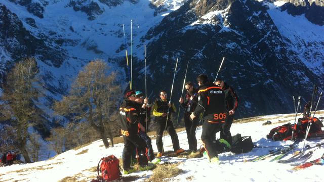 Les futurs patrouilleurs de pistes en formation à la Fouly. [Claude Défago]