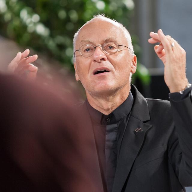Bernard Héritier dirige le Choeur Novantiqua de Sion. [Alexandre Chatton]