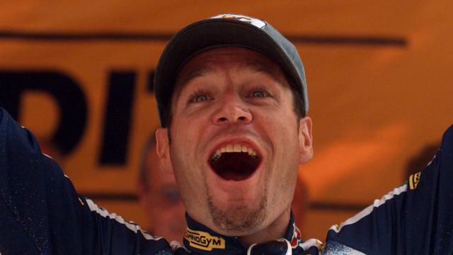 Pascal Richard après sa victoire lors de la 12e étape du Tour de France cycliste le 12 juillet 1996. [Laurent Rebours]