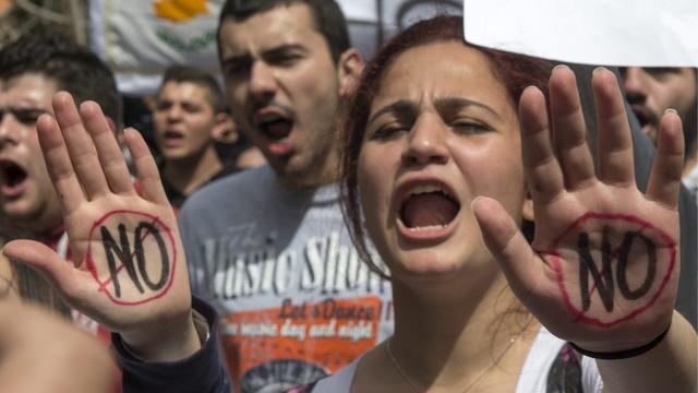 Les étudiants manifestent à Chypre. [Georgios Kefalas]
