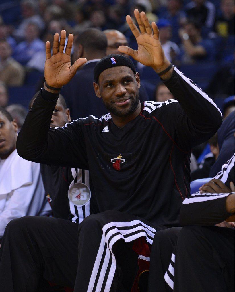 LeBron James passe la barre des 20'000 points en plein match contre Golden State [KEYSTONE - JOHN G. MABANGLO]