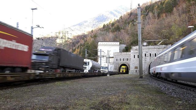 La ligne du Simplon sera le pilote des CFF pour l'introduction de ce système de sécurité sur l'ensemble de ses trains d'ici 2025. [Alain D. Boillat]