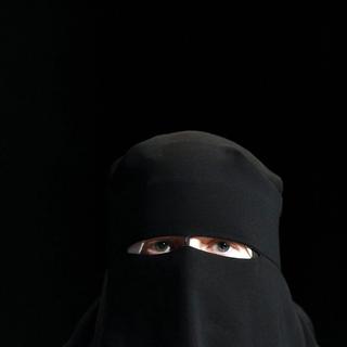 Les deux tiers des Suisses souhaitent une interdiction de la burqa dans les lieux publics. [Keystone - Alessandro Della Bella]
