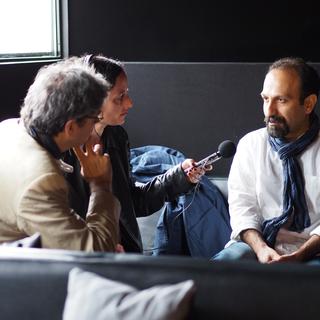 Asghar Farhadi, la réalisateur iranien du "Passé", s'entretient avec Raphaële Bouchet (RTS) et Antoine Duplan (Le Temps). [18.05.2013 - Patrick Suhner]