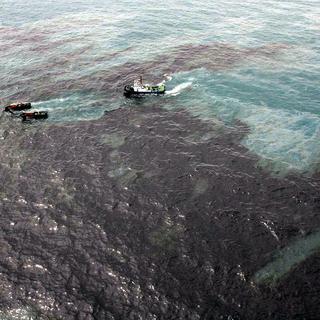 Dimanche 28 juillet: une fuite dans un pipeline a engendré une marée noire en Thaïlande. [EPA/Royal Thai Navy]