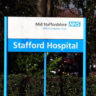 Enseigne de l'hôpital de Stafford, dont la gestion a fortement été critiquée dans un rapport. [David Jones]