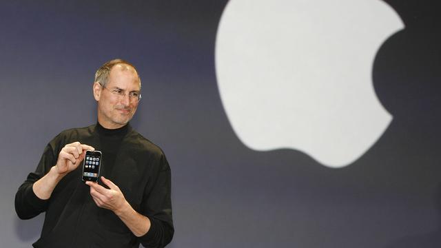 Steve Jobs lors de la présentation du premier iPhone en janvier 2007. [Tony Avelar]