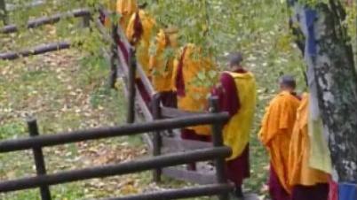 Procession Moines tibétains au Mont-Pélerin [RTS]