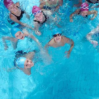 Les nageurs ont la parole pour imaginer l'avenir de leur piscine. [Fotolia - shock]