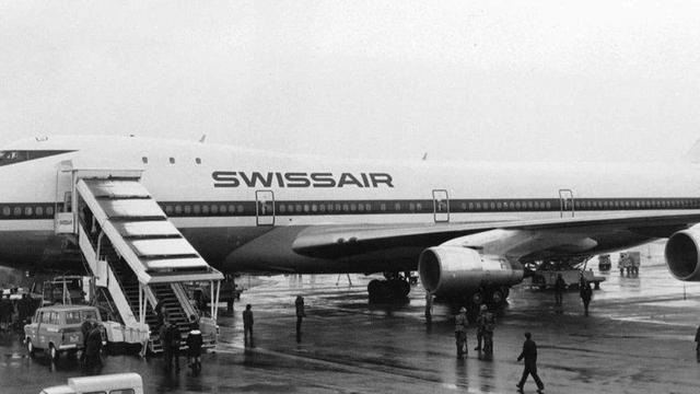 Le premier Jumbo Jet de Swissair, surnom du Boeing 747, ici à l'aéroport de Zurich-Kloten le 27 février 1971. Ce modèle (747-257) sera exploité jusqu'en 1984.