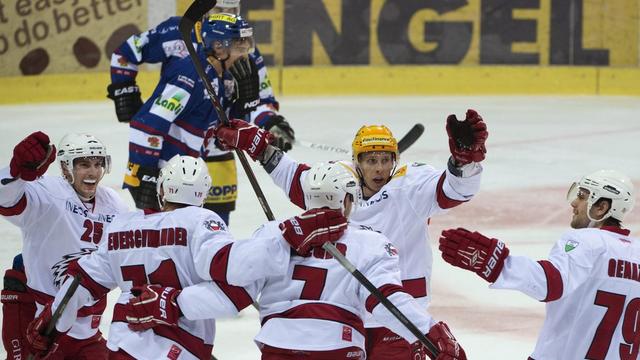 Neuenschwander a inscrit le 0-2 en power-play. [Marcel Bieri]